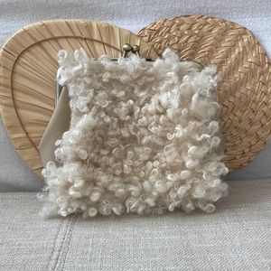 Small clutch- universal thread